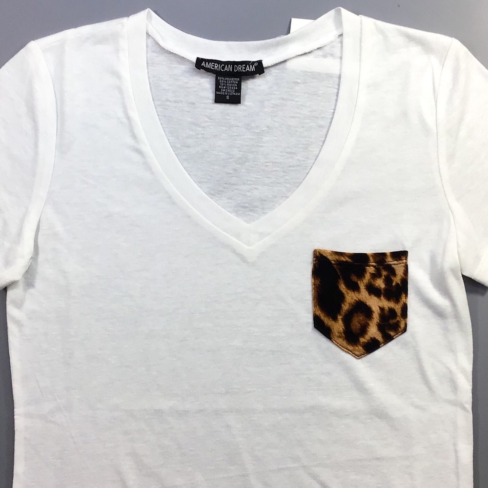 Leopard Print Pocket T-shirt - Picture 6 of 6